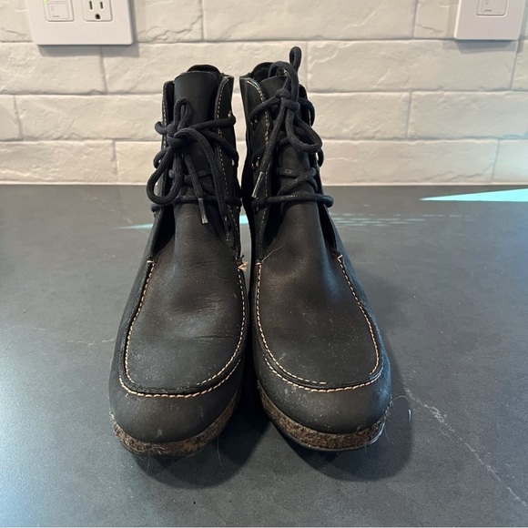 Timberland sz 9.5 monogram Wallaby black leather wedge booties - Picture 7 of 13